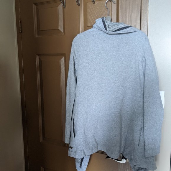 Lululemon Wrap Sweater / Wrap Jacket - Size 4 - Picture 6 of 6